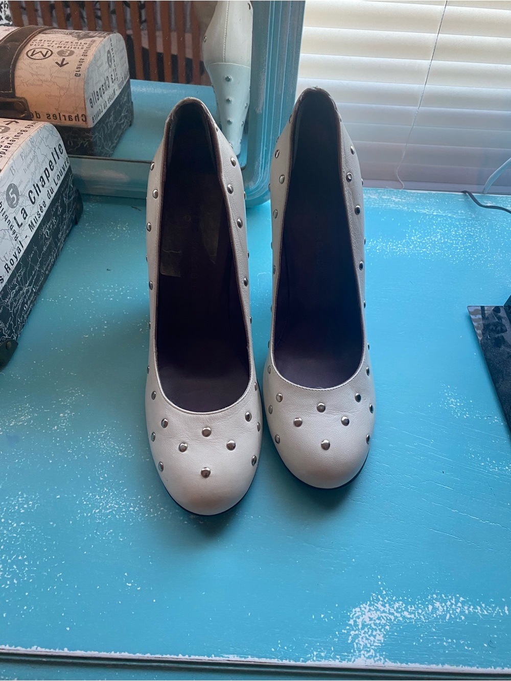 Marc Jacobs White Studded Round-Toe Pumps